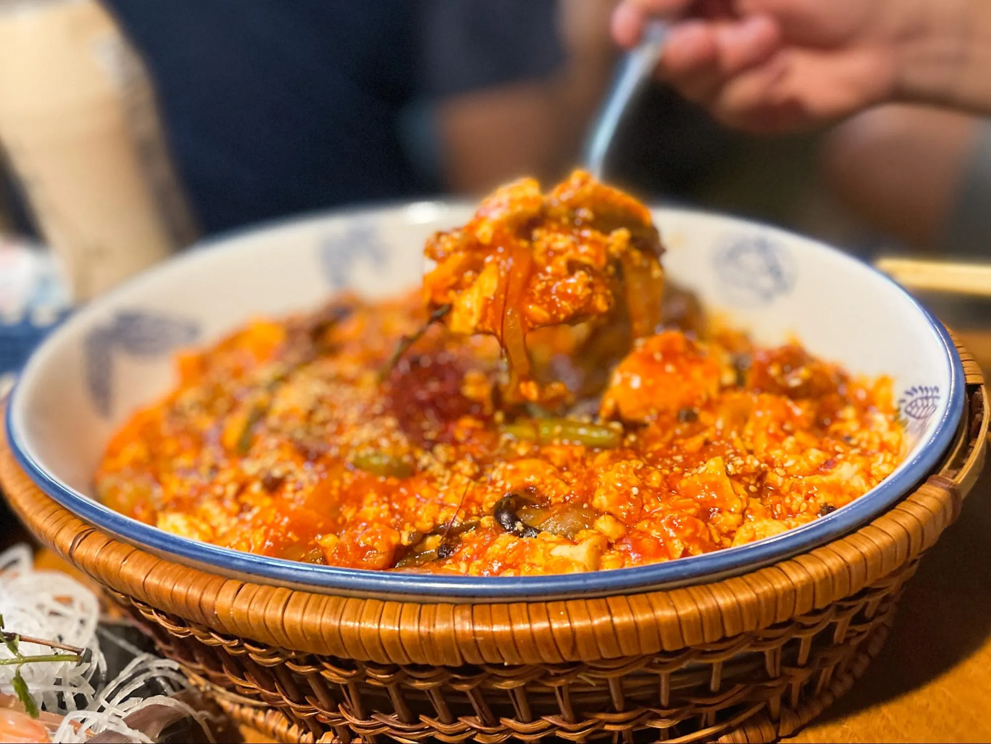 「章」の、山椒がきいたピリ辛の炒め物。