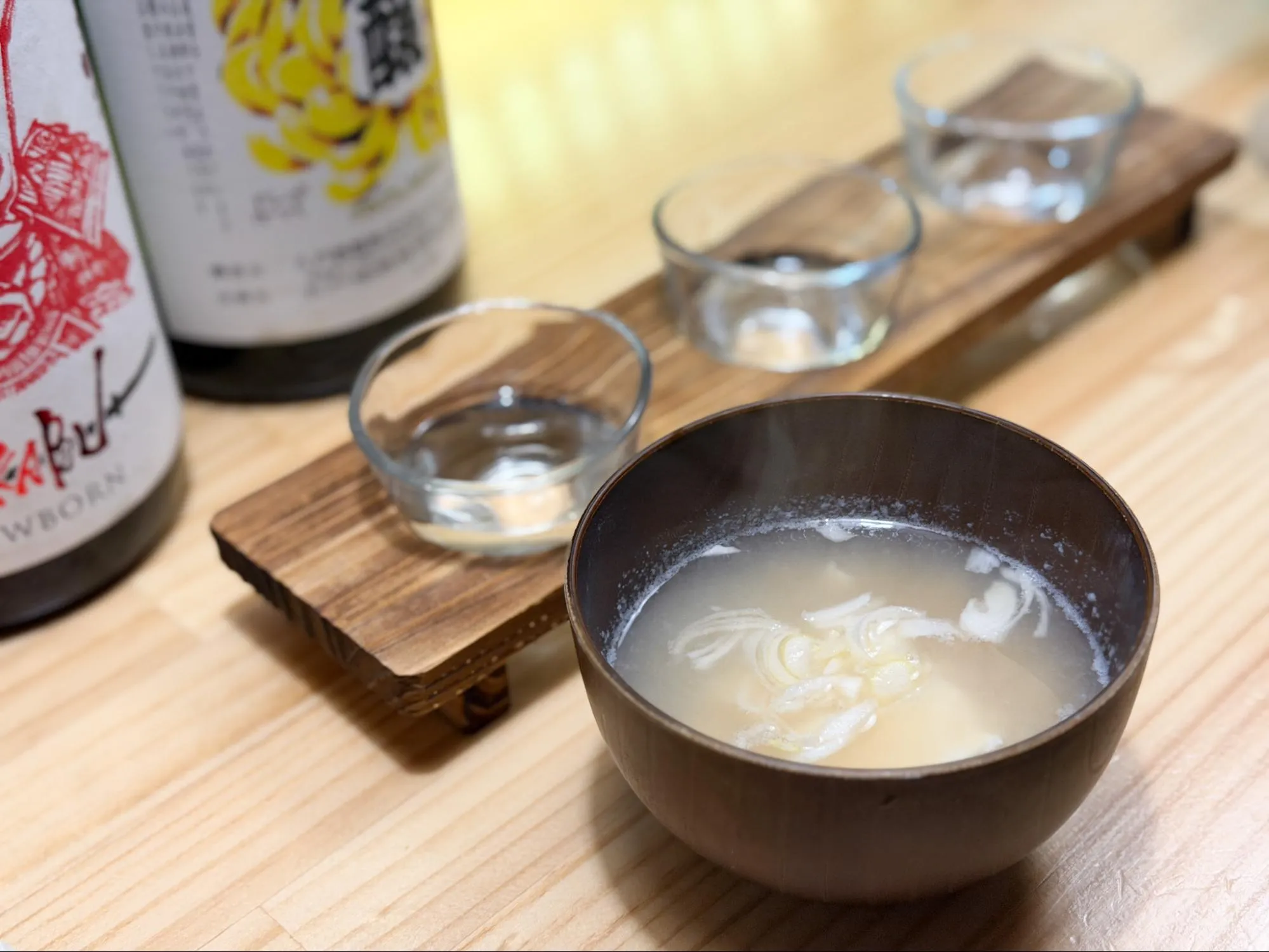 「あまちゃっこ」のお通しはタラキク汁。八戸市民にとっては懐かしい味。